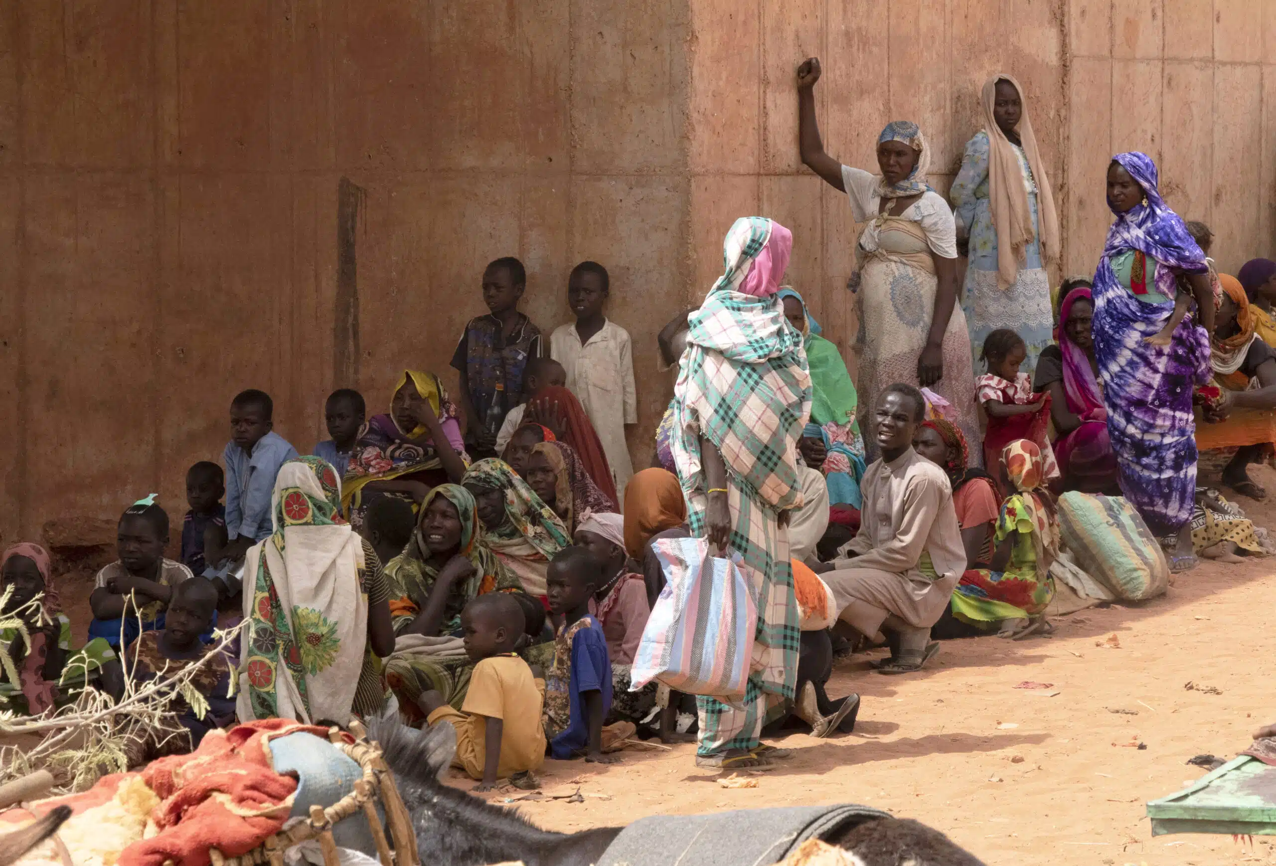 Families from Sudan arriving at the Adré transit centre in Chad  